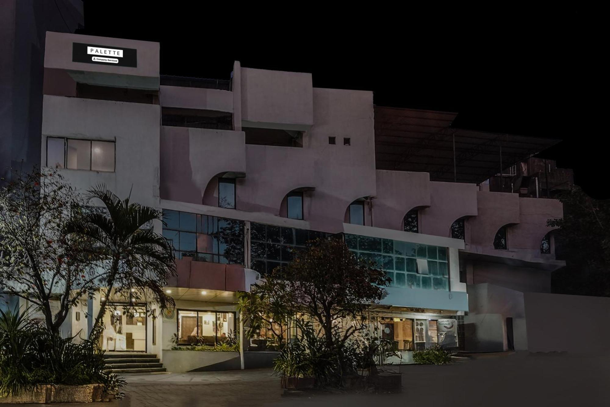 Palette Country Club Surat 호텔 외부 사진