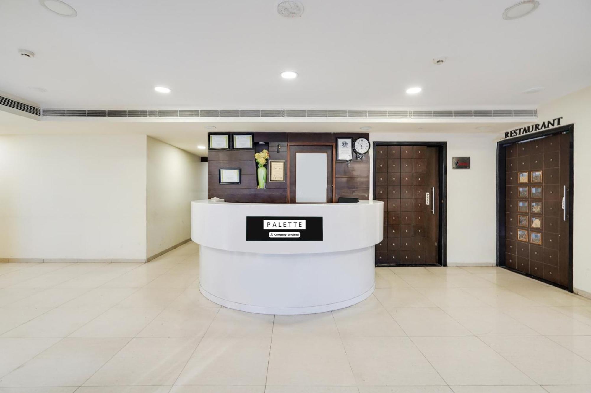 Palette Country Club Surat 호텔 외부 사진
