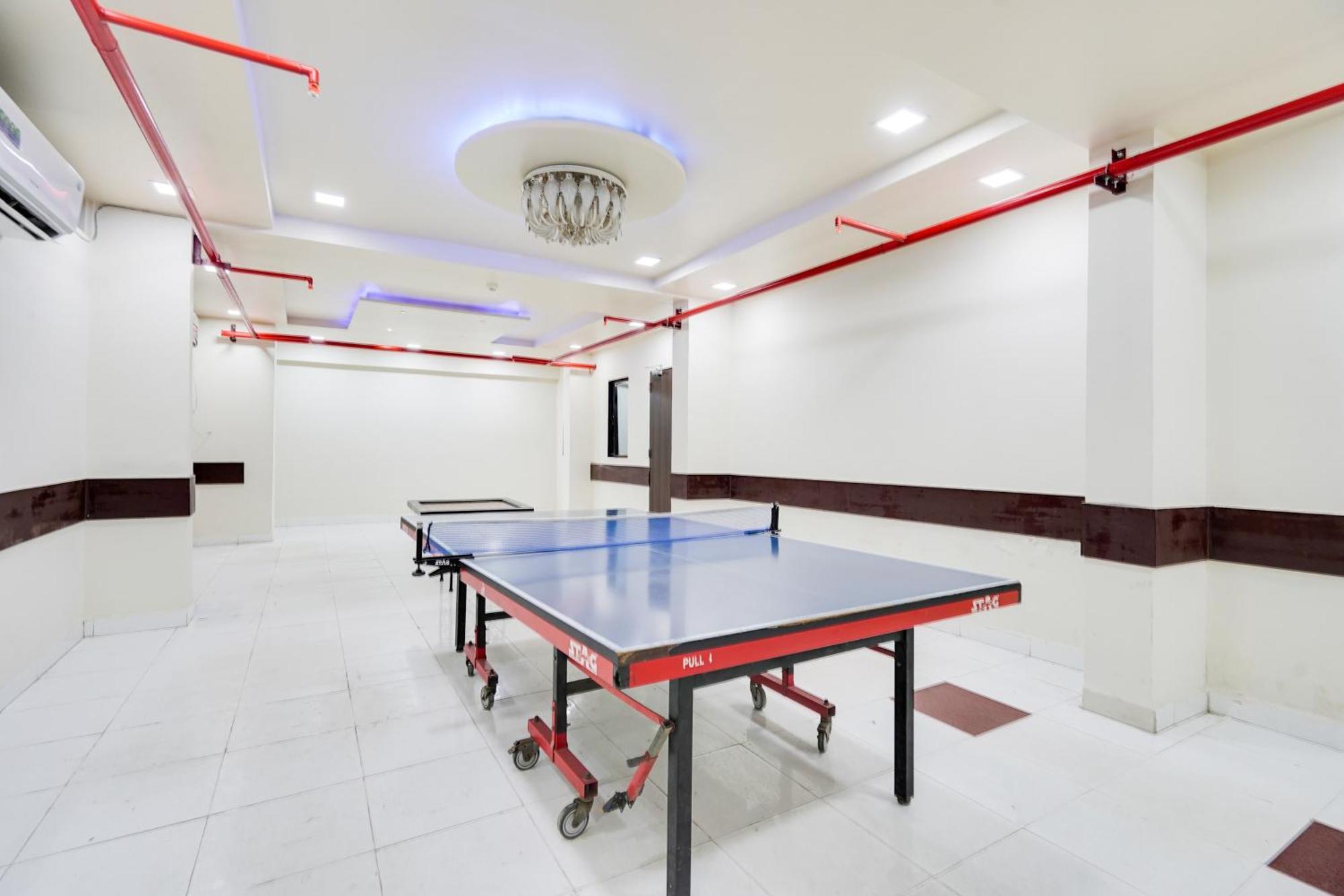 Palette Country Club Surat 호텔 외부 사진