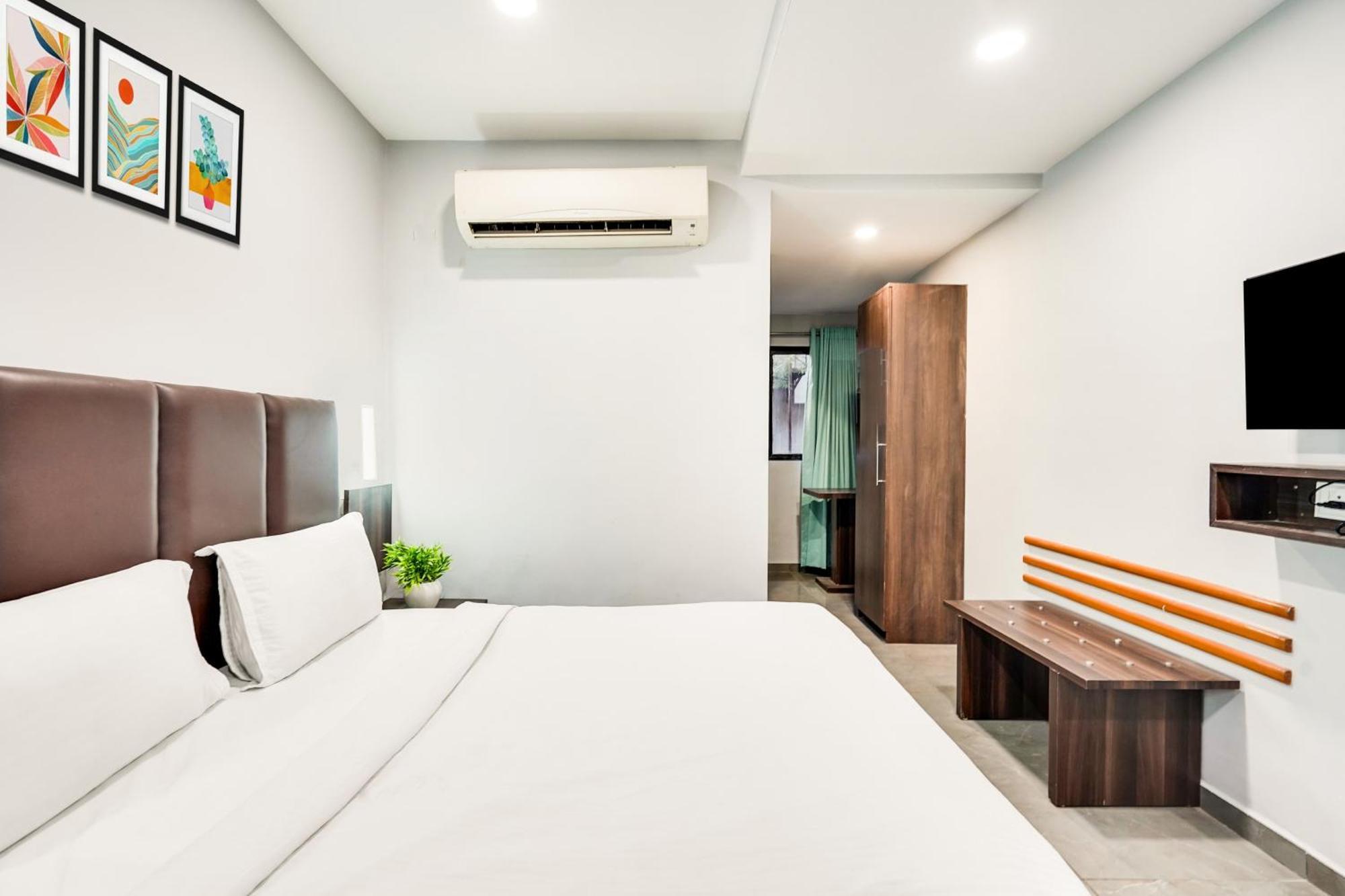 Palette Country Club Surat 호텔 외부 사진