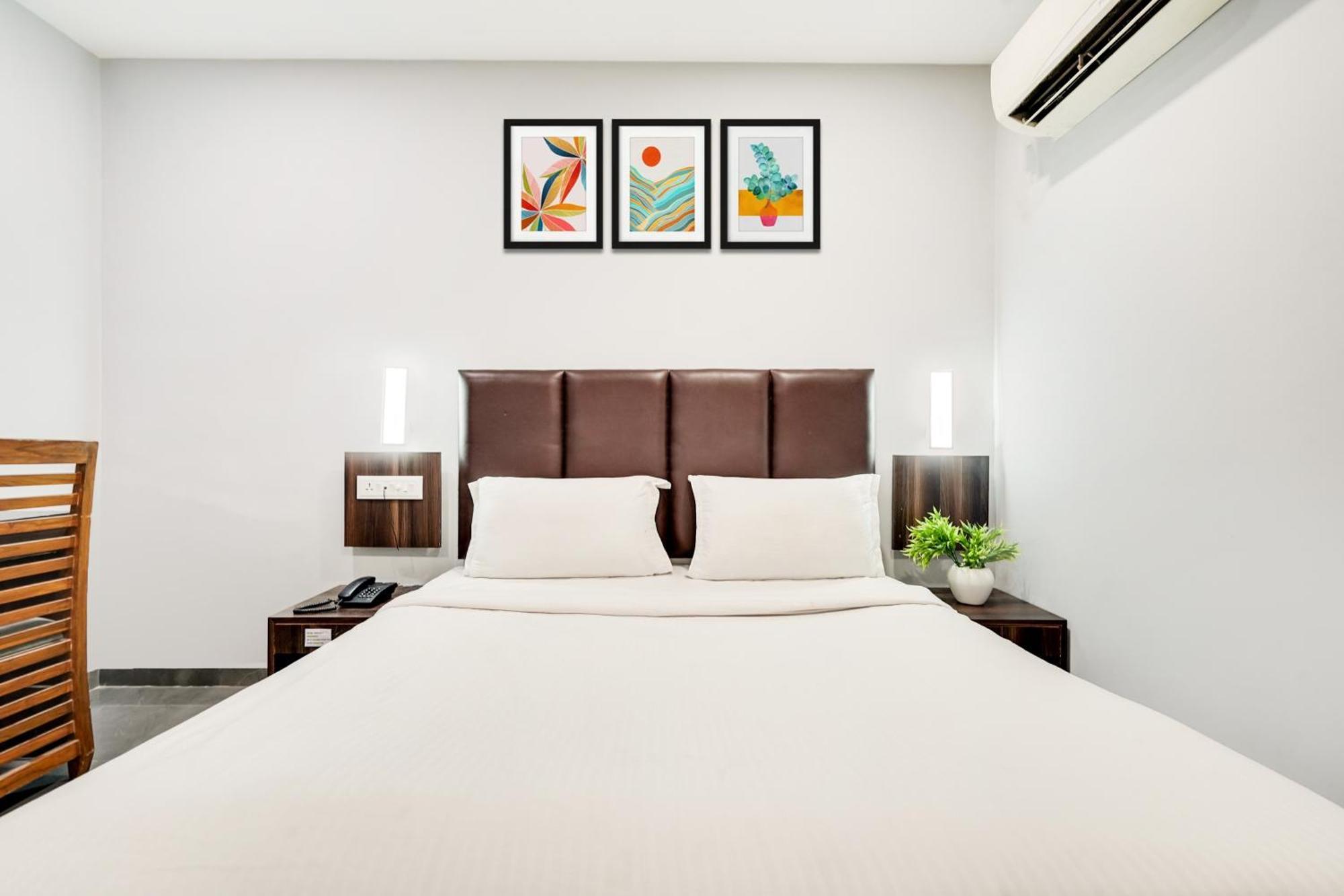 Palette Country Club Surat 호텔 외부 사진